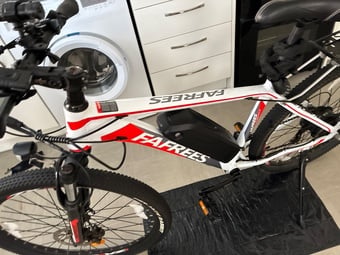 Electric bike with accessories 