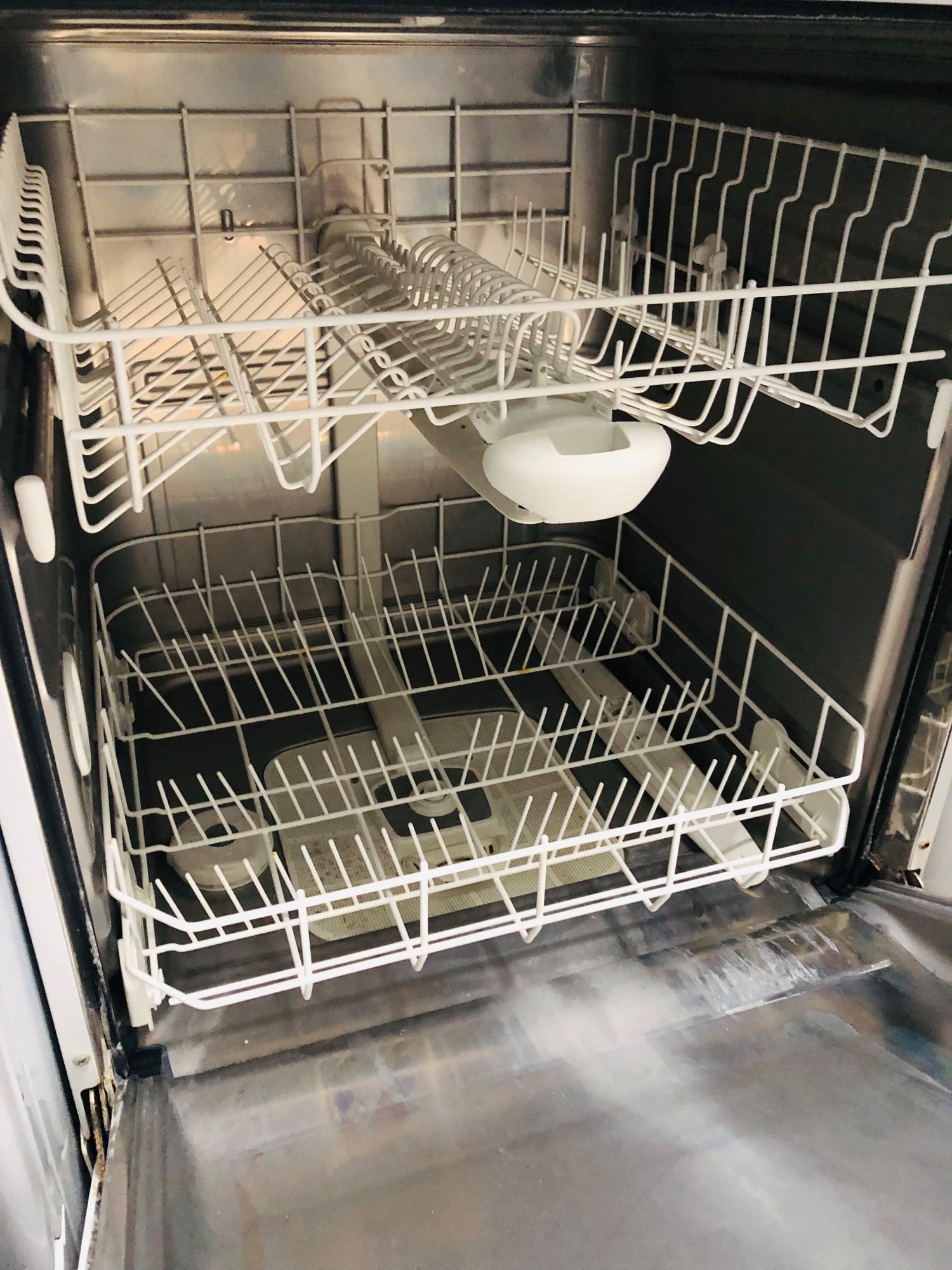 Hotpoint full size dishwasher works perfectly 