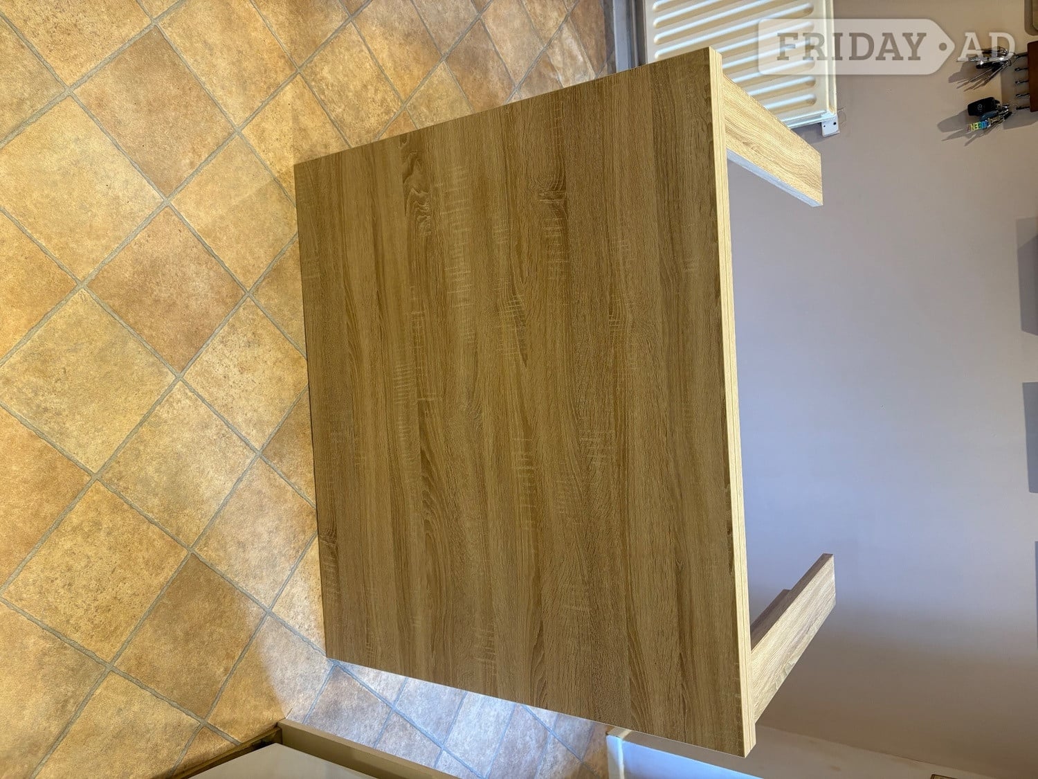 Extendable dining/kitchen table