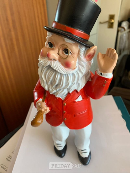 Dapper Gnome with Golf Club