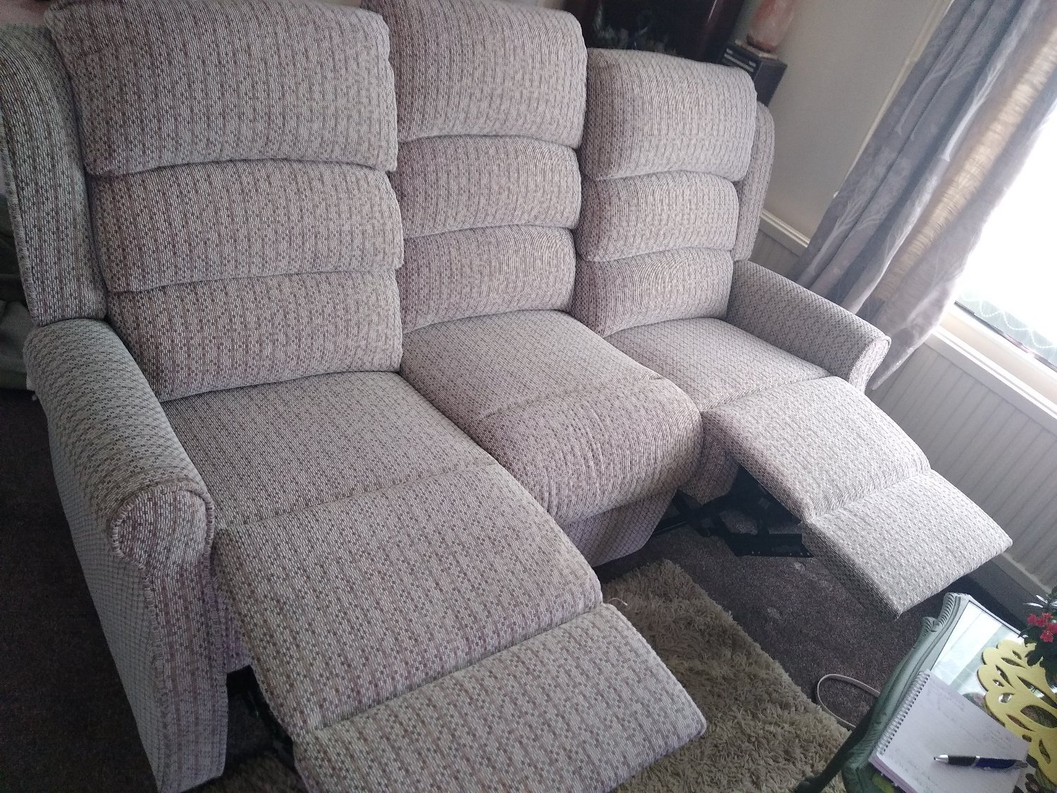 Three seater sofa recliner 