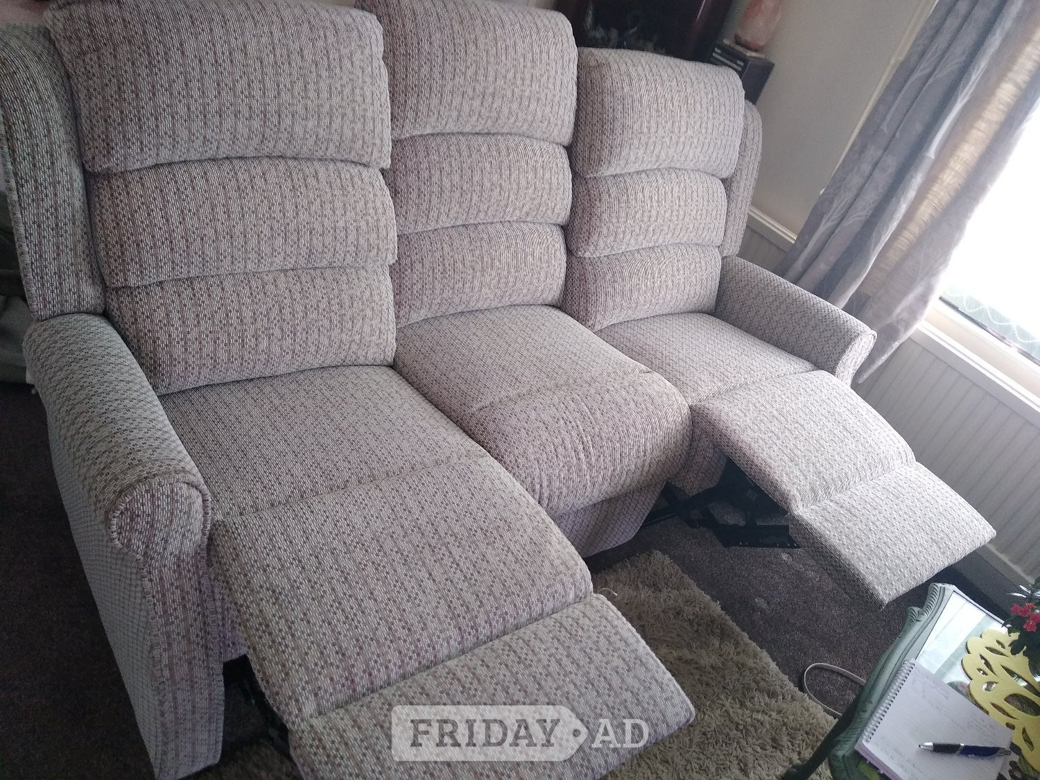 Three seater sofa recliner 