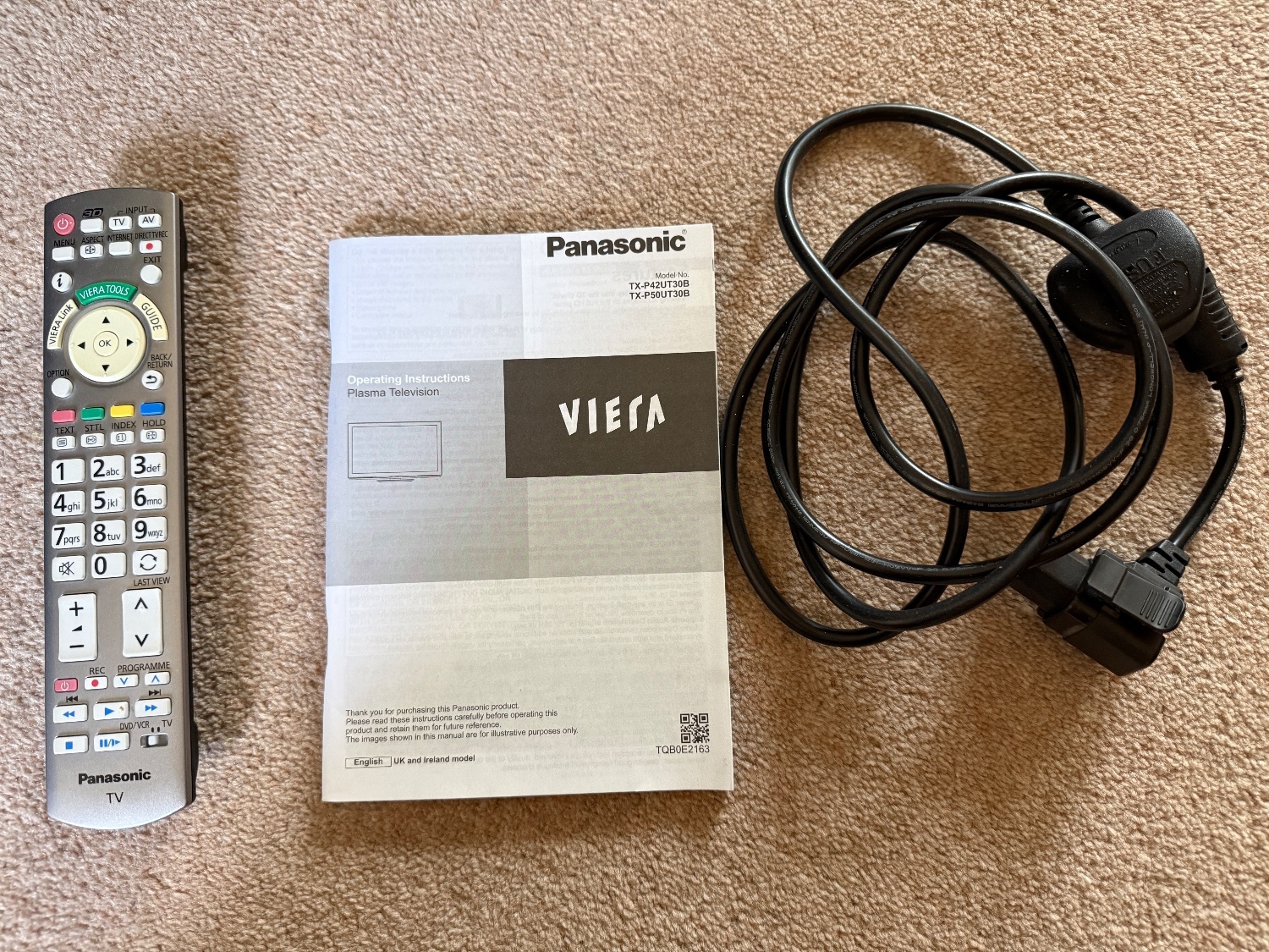 Panasonic Viera TV TX-P42UT30B - 42" screen - Tv, Audio & Cameras in Worthing