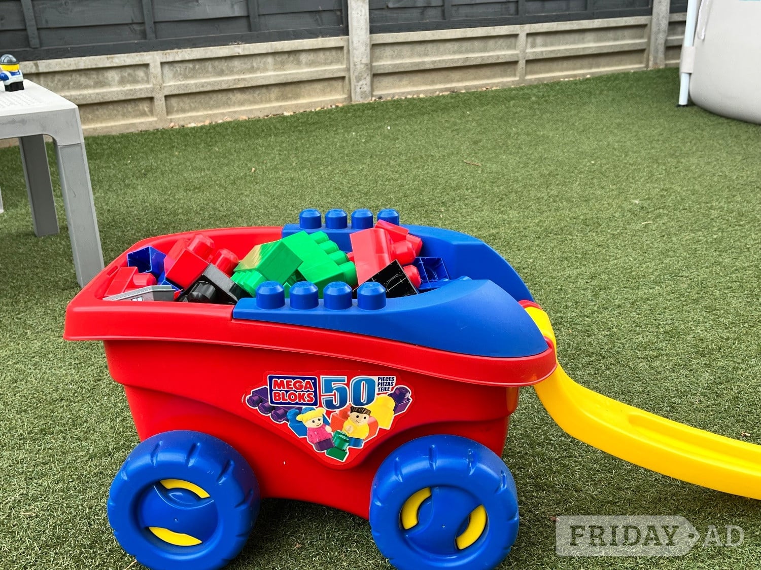 Mega Bloks pull along - Baby & Kids
