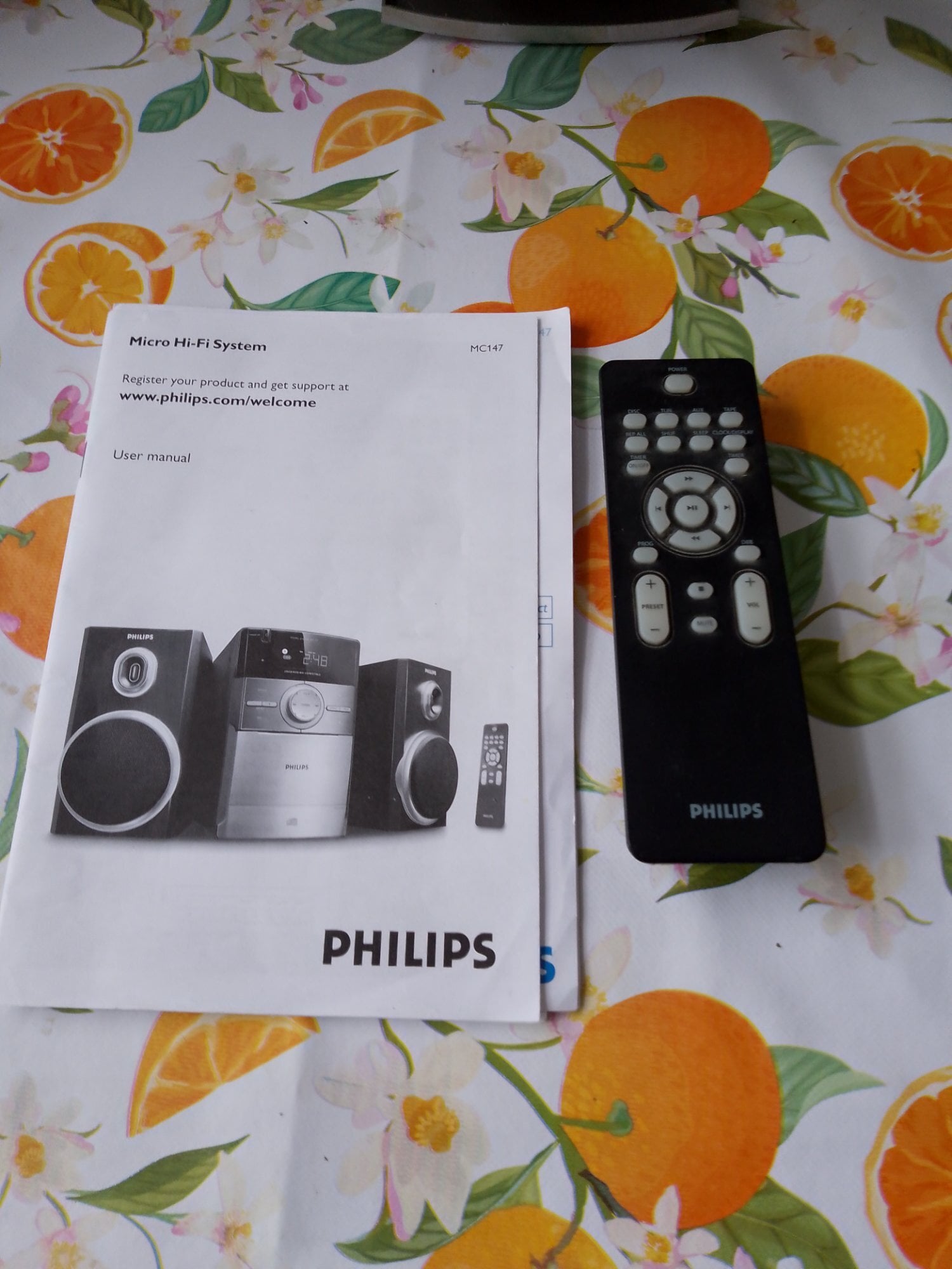 Southampton Philips Micro Hi-Fi System plays CDs and cassettes with radio