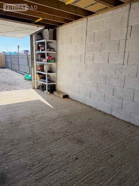 Large garage with separate pedestrian access - Garages & Parking in Bexhill-On-Sea