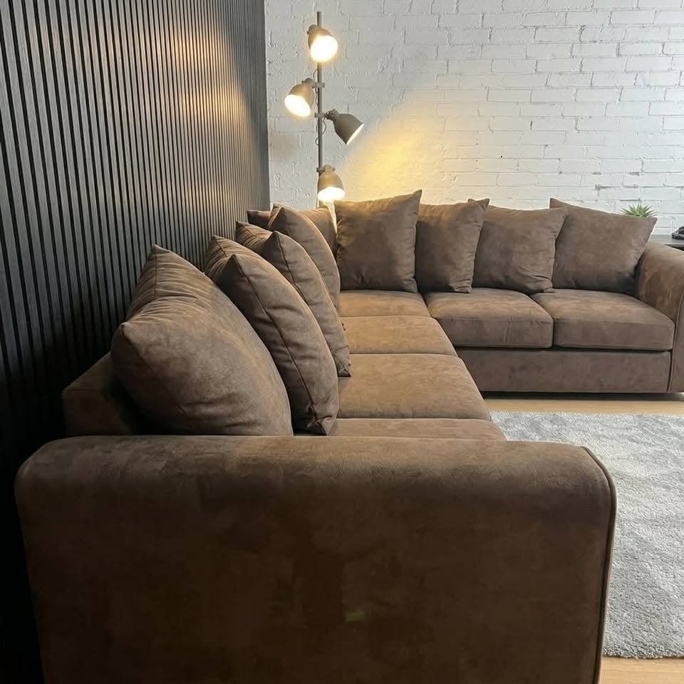 DFS 5x Seater Sofa With Scatter Back Cushions For Sale & COD   - Furniture in Birmingham