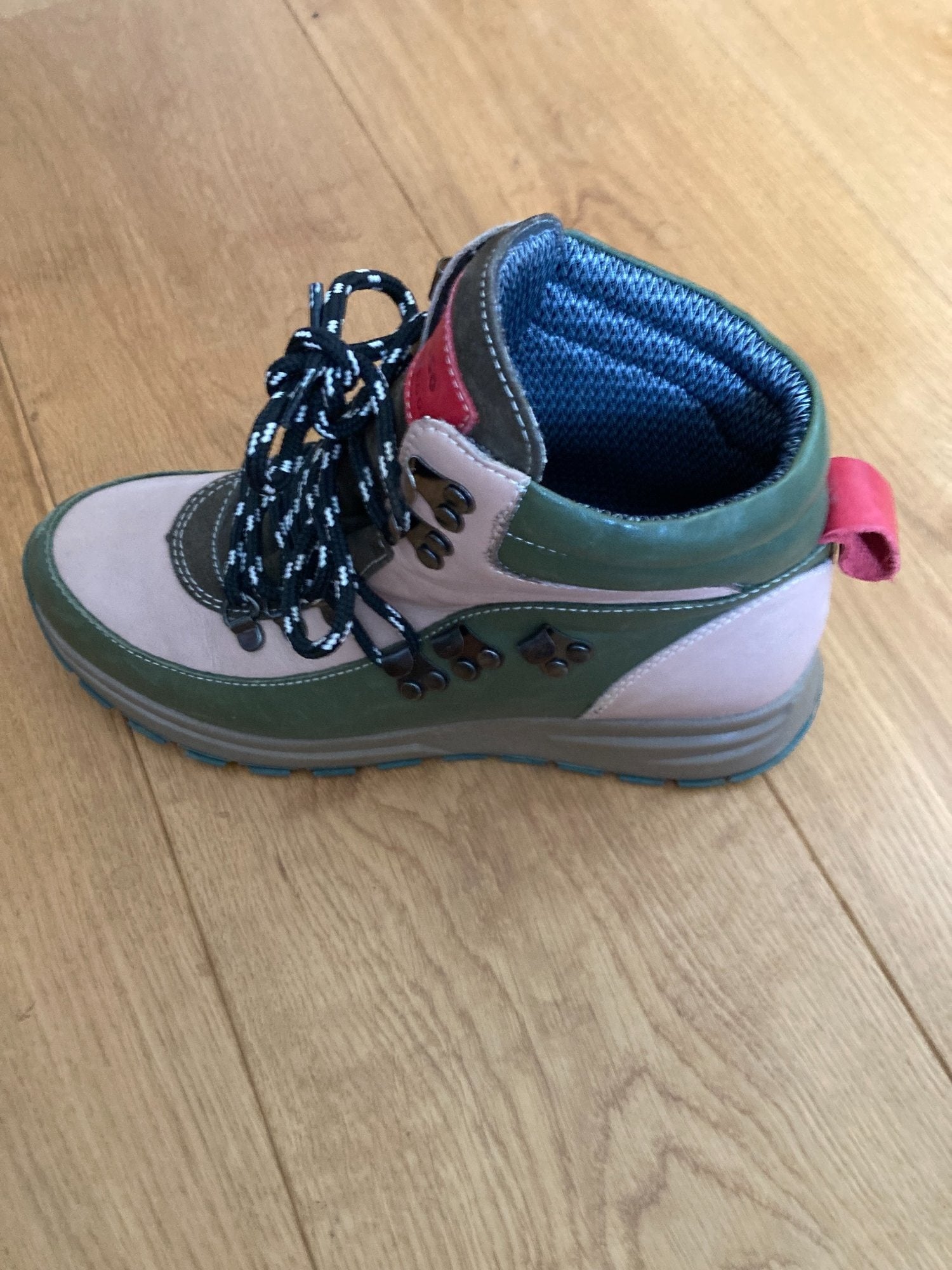 Adesso Raine Waterproof Women's Walking Boots - Size: UK5/EU38 - Clothing, Footwear & Accessories in Crawley