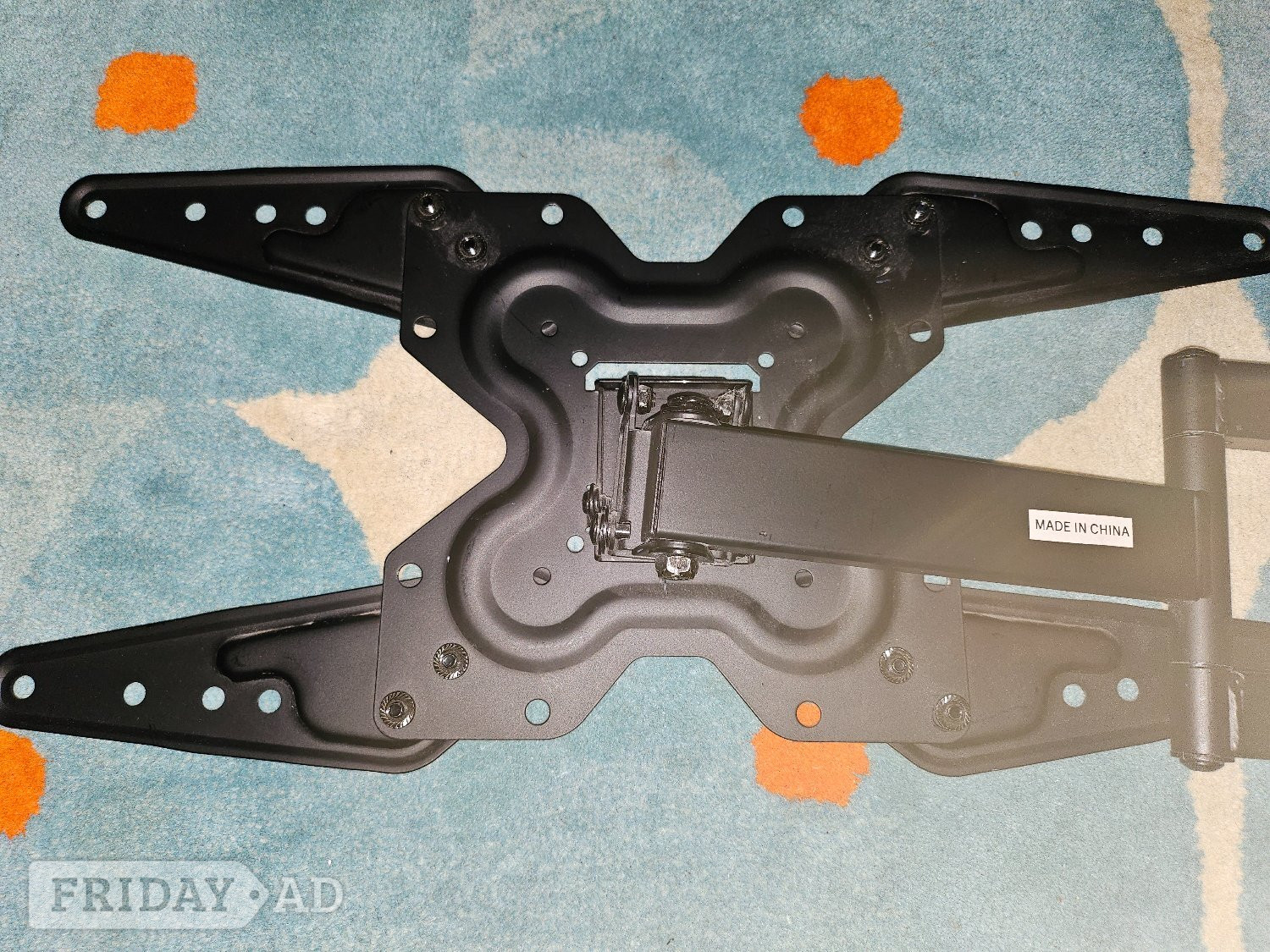 Rentlov TV Wall Bracket for 26-55 inch - Tv, Audio & Cameras in Hove