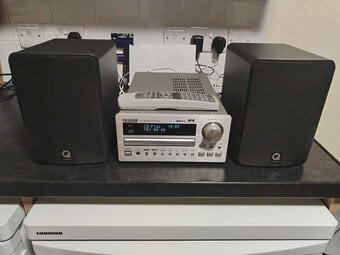 Teac cr-h250 top quality stereo with q acoustics speakers
