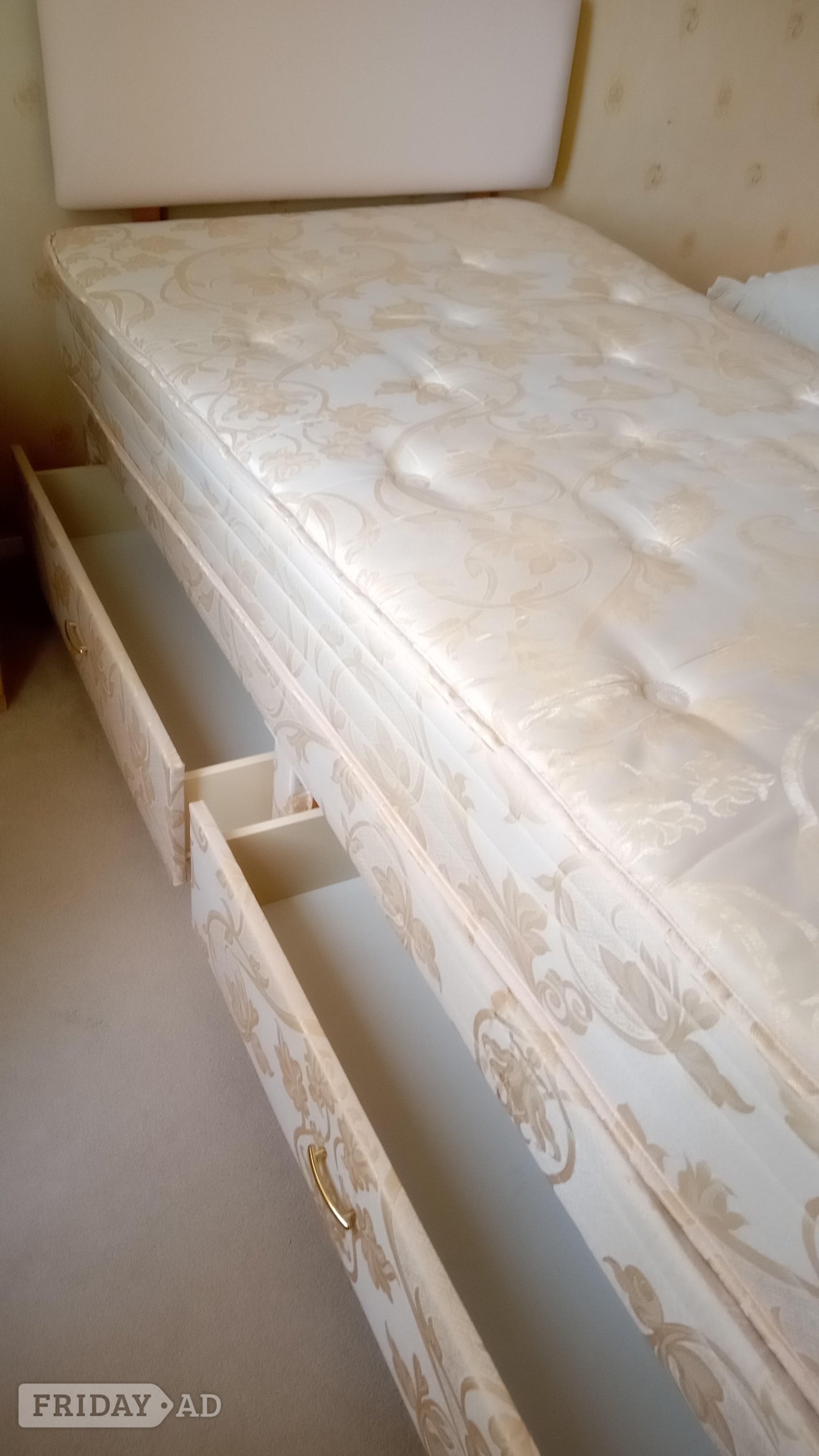 Silentnight 3ft single bed with drawers and Headboard in Eastbourne