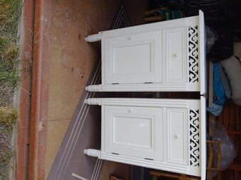 2 x Bedside cabinets