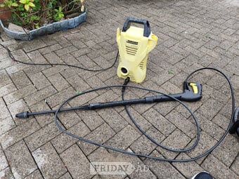 KARCHER K2 Pressure Washer Working Complete with Wand and Dirt Bl