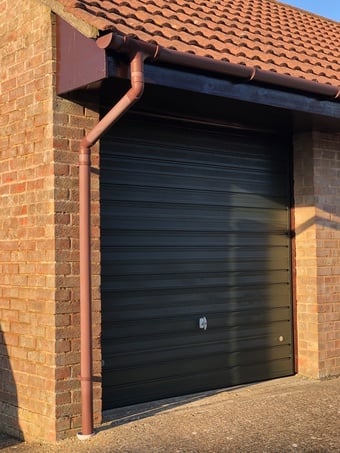 Garage To Let