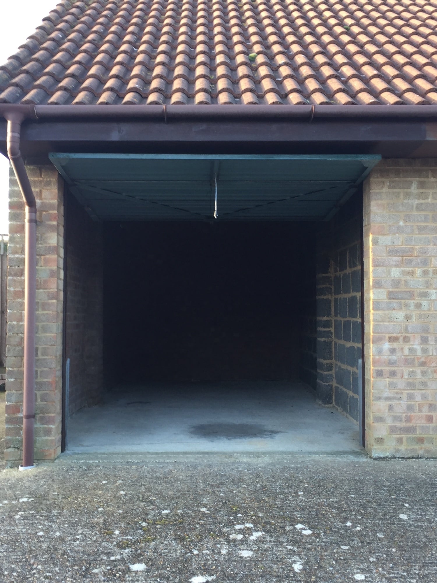 Garage To Let