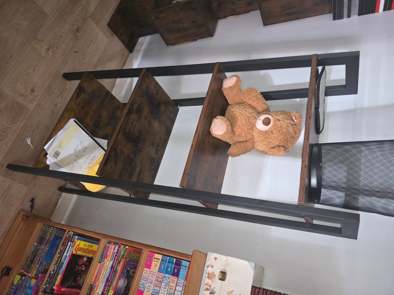 Unit dark wood in Bedford