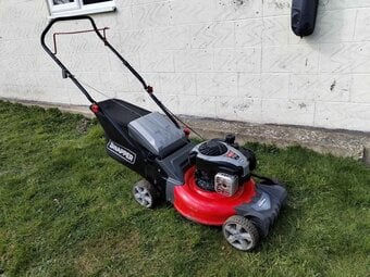 Snapper top make petrol push mower