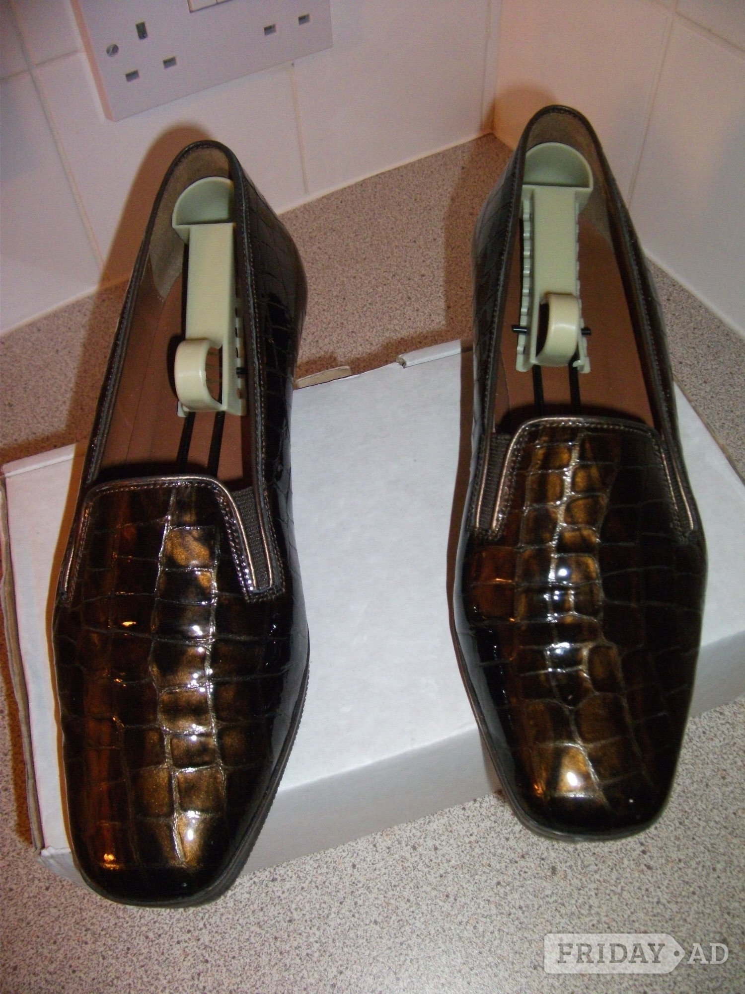 Van Dal Rochester Brown Patent Leather Crocodile Print Shoes. - Clothing, Footwear & Accessories in Glasgow