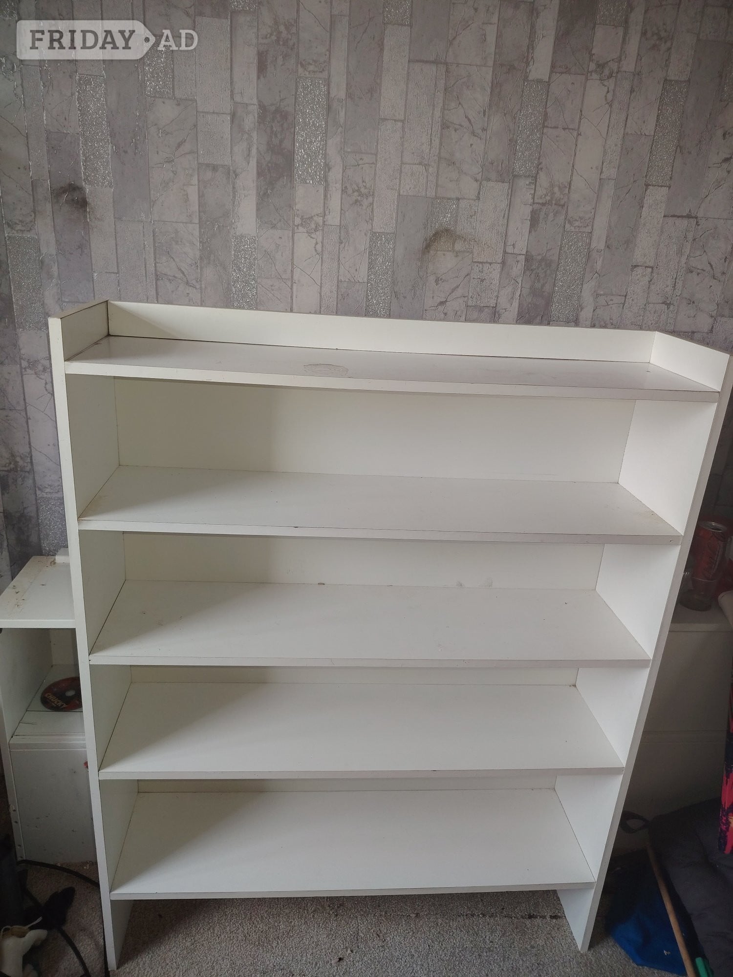 White Wooden Bookcase with 5 Shelves in Leicester