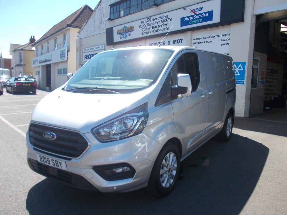 [ berth ]Ford Transit Custom