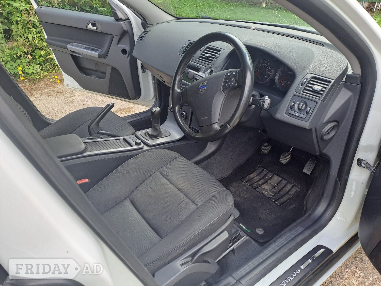2011 Volvo V50 1.6 DRIVe Estate (Manual) 5 Doors - Cars in Llandysul