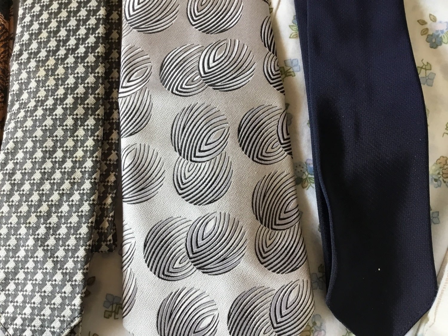 6 Vintage ties