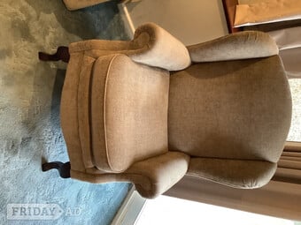 Traditional Queen Anne Style Arm Chair