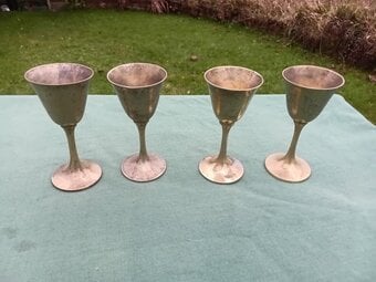 Goblets x4 EPNS 4.5" high,