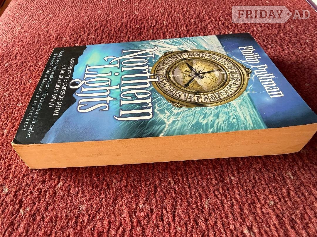 Worthing Northern lights by Philip Pullman - Paperback