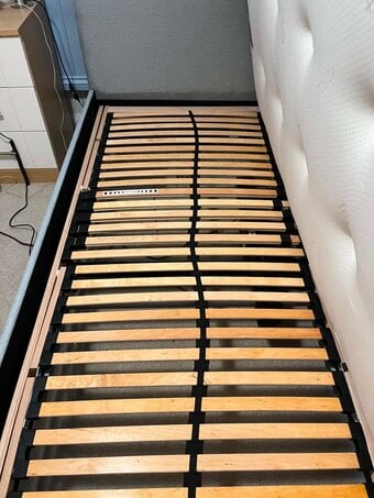 Single electric adjustable bed