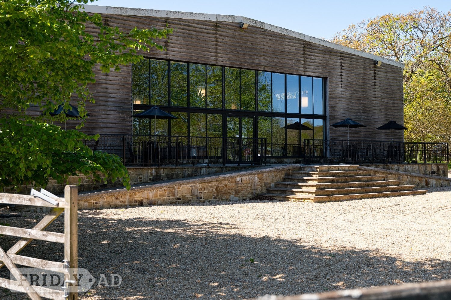 Strong young person for wedding venue maintenance in Crowborough