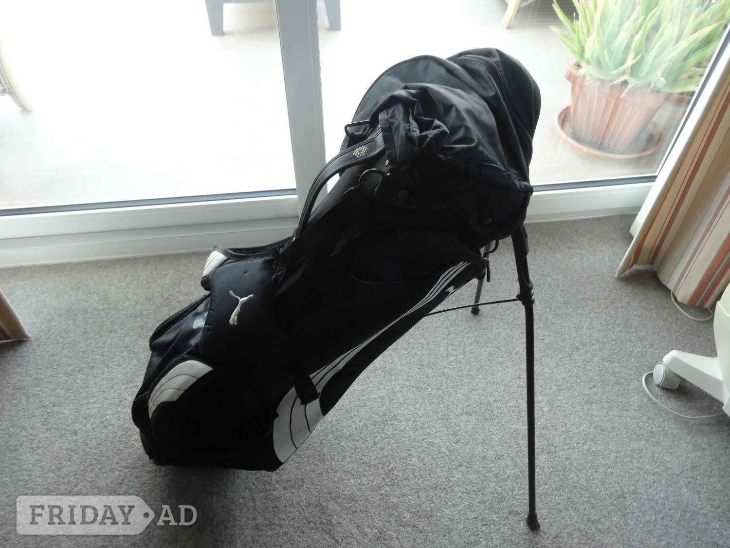 SLAZENGER Carry Bag with stand in Bexhill-On-Sea