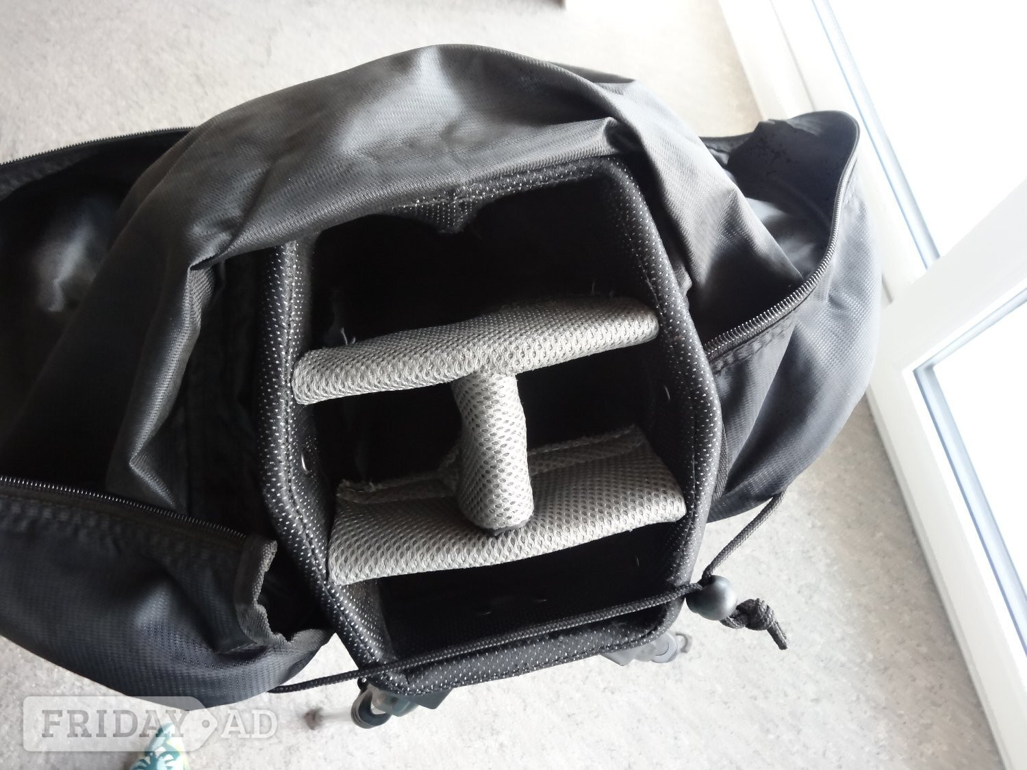 SLAZENGER Carry Bag with stand - Sports Equipment in Bexhill-On-Sea