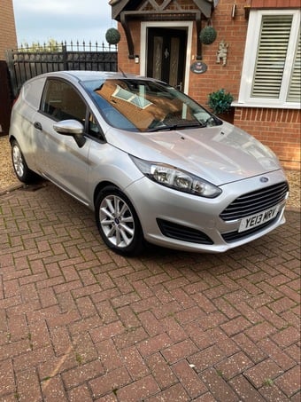 Ford fiesta 1.5 tdci silver van fsh