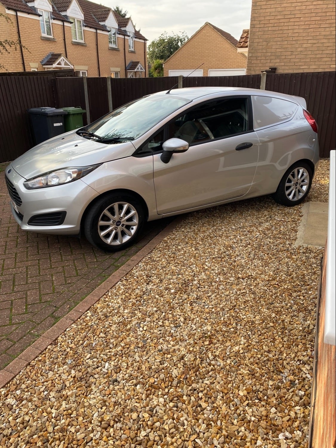 Ford fiesta 1.5 tdci silver van fsh - Vans & Commercial Vehicles
