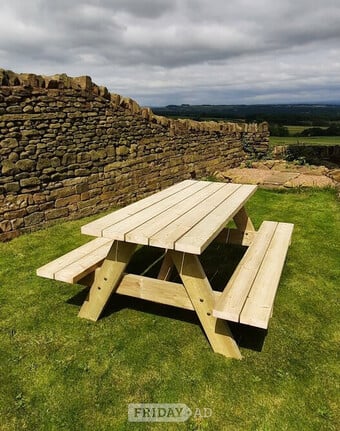 Heavy Duty Picnic Table (140cms long)