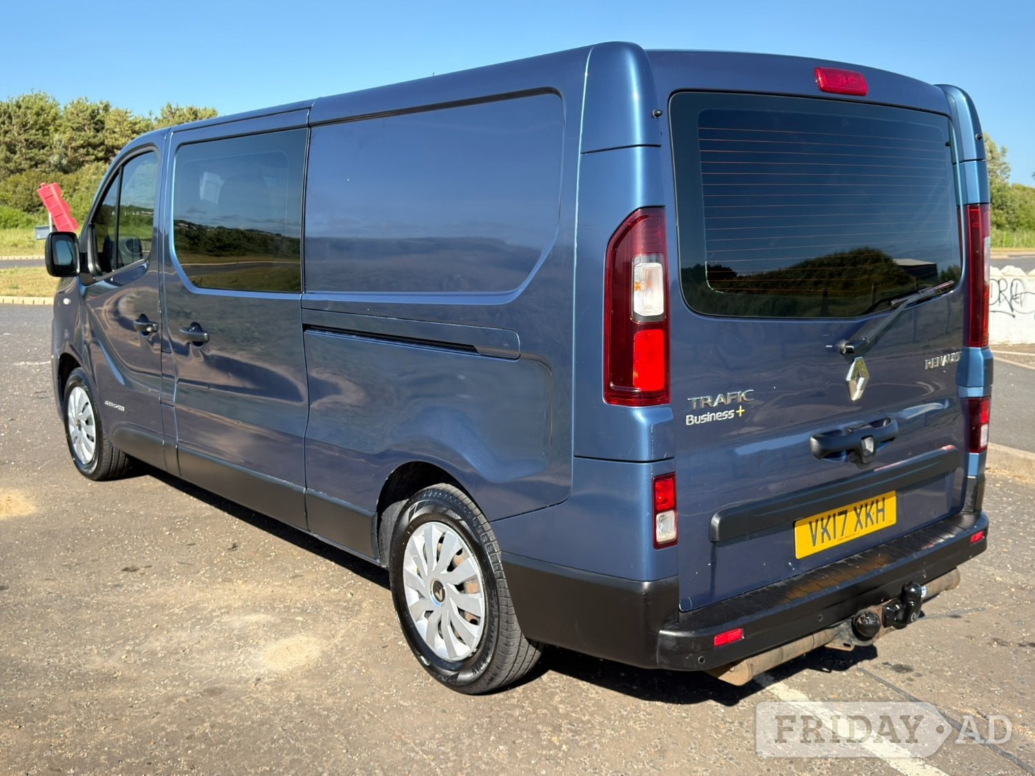 2017 Renault Trafic Business+ - Crew Cab - Long MOT - 2 Keys - UL - Vans & Commercial Vehicles in Brighton
