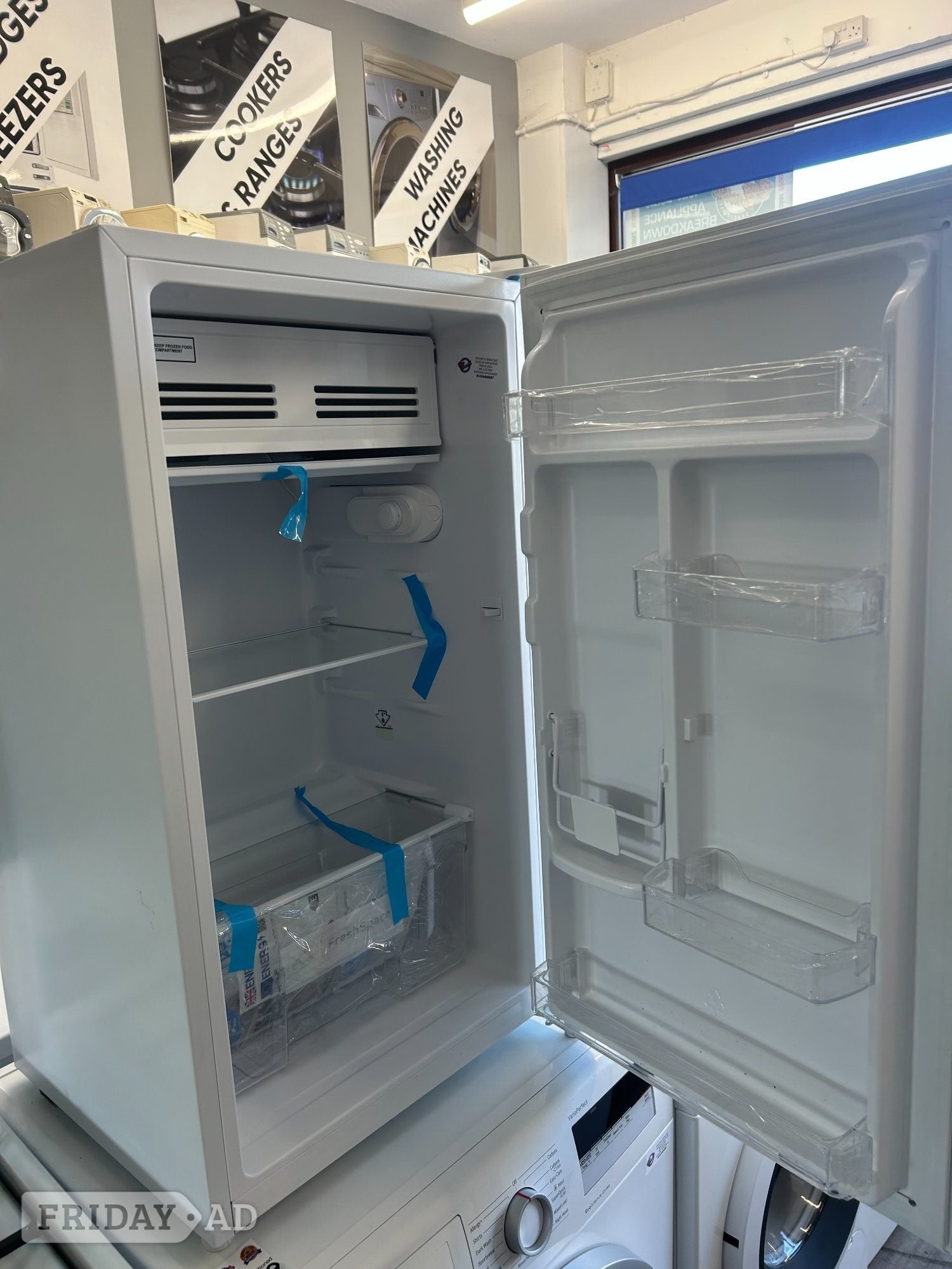 BRAND NEW - INDESIT FRIDGE 