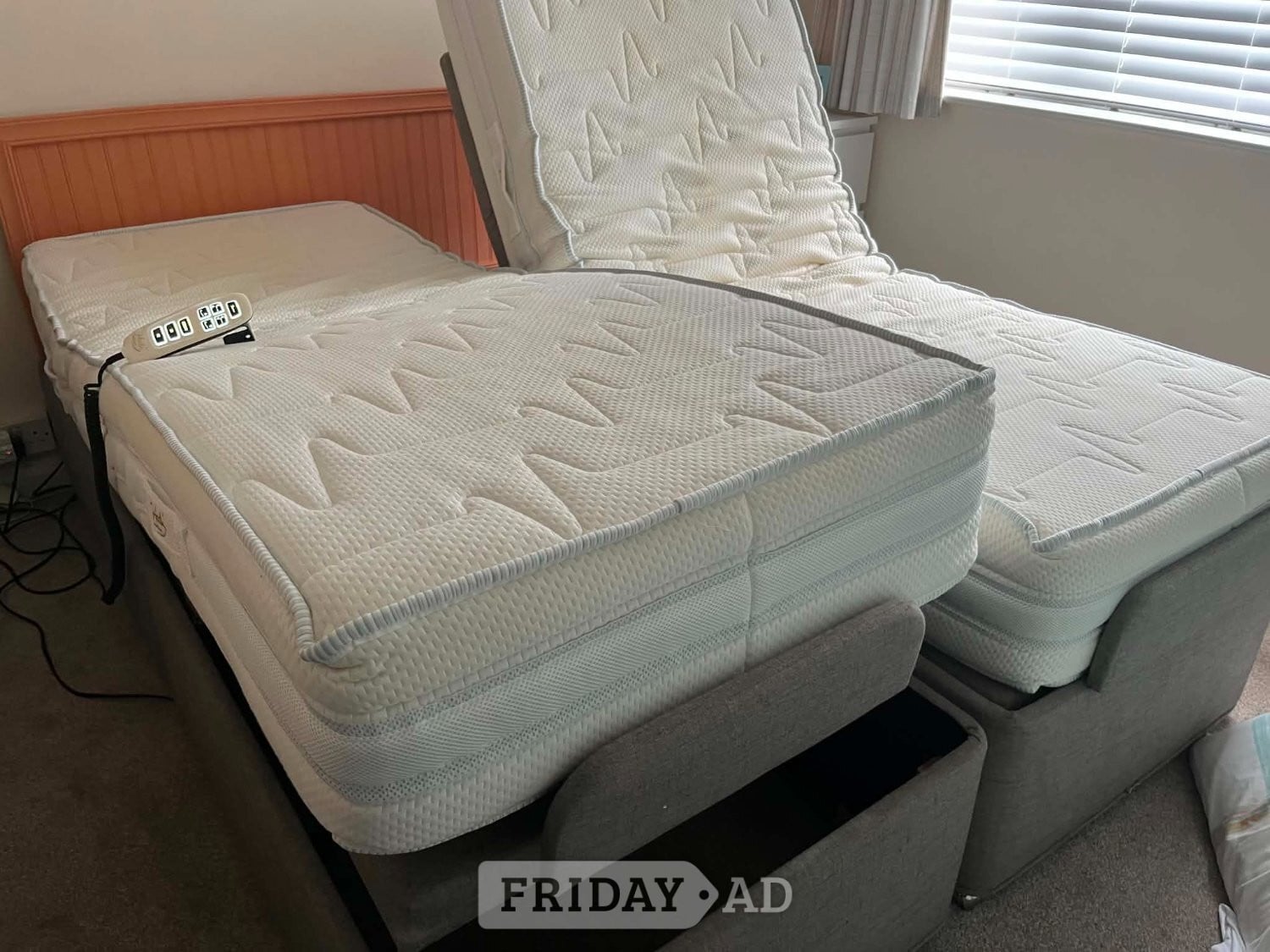 Twin electric adjustable beds - Furniture in Worthing