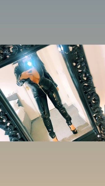 Mistress Meduza WS feet pvc latex 