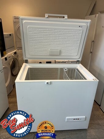 HOTPOINT CHEST FREEZER