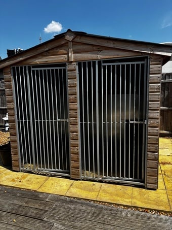 Dog kennel 8x8