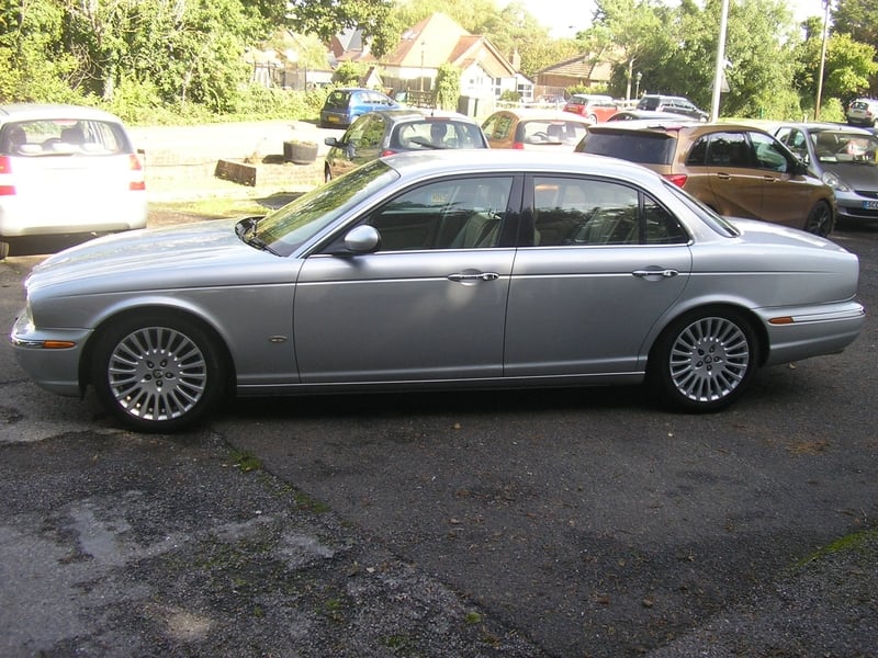 Jaguar XJ Series 2006 - Cars in Polegate
