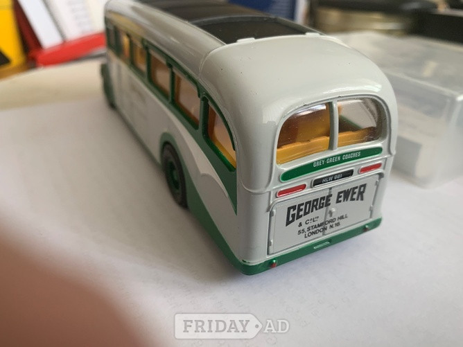 Corgi Premier Coach as new. In Box. 165 mm x 55 mm