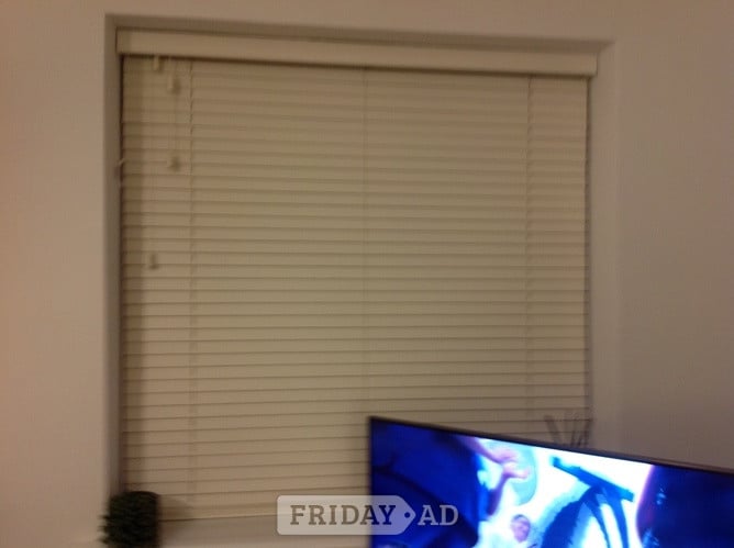 Venitian window blind