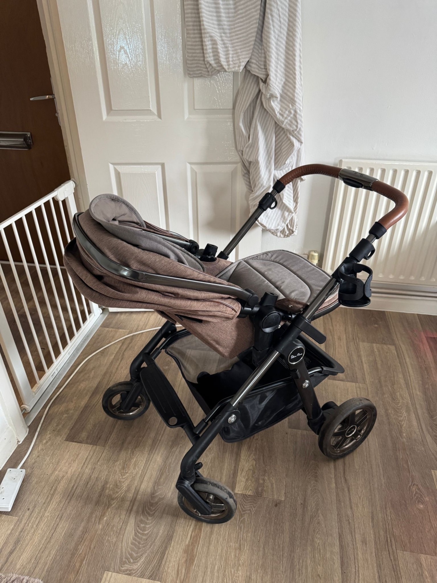 Midhurst Silver cross autograph pram/car seat/isofix base/pushchair