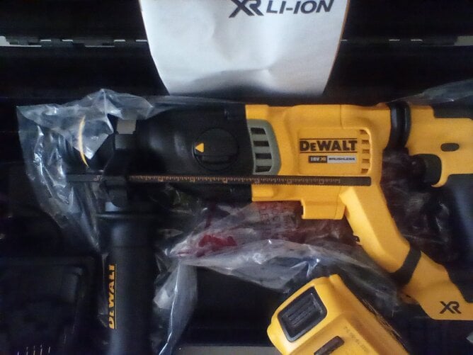 DeWalt DCH263 XR brushless drill brand new