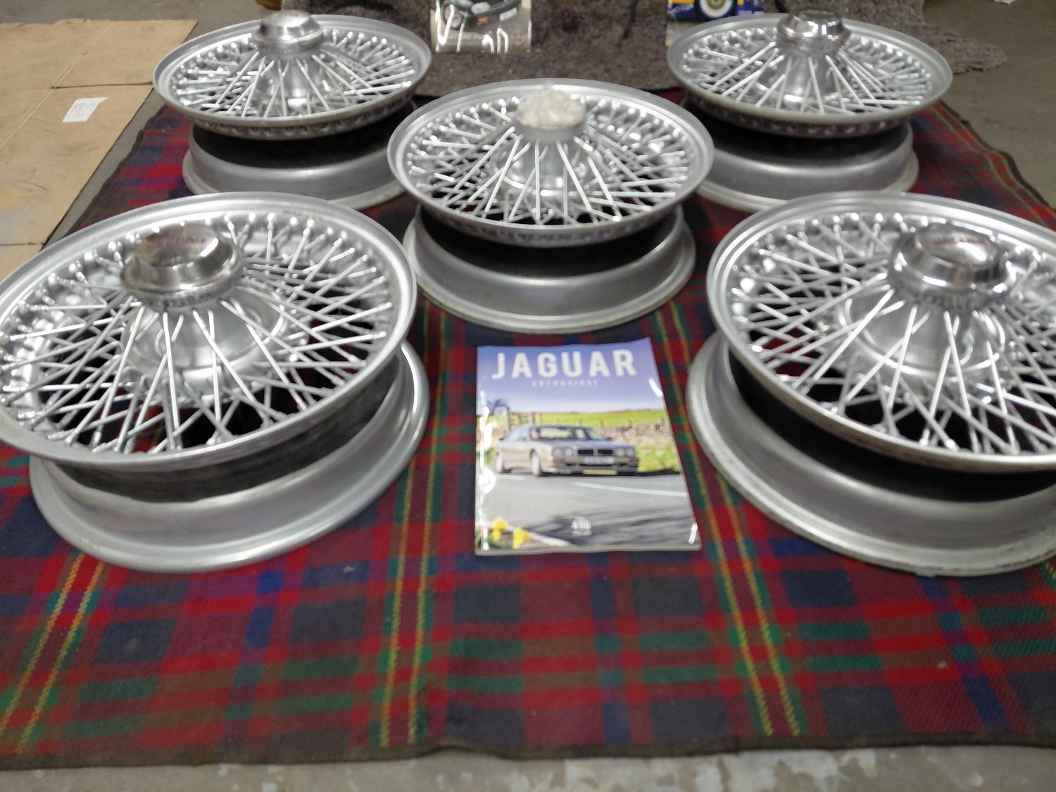 JAGUAR LOVELY SET OF FIVE ORIGINAL WIRE WHEELS WITH SPINNERS  - Parts & Accessories