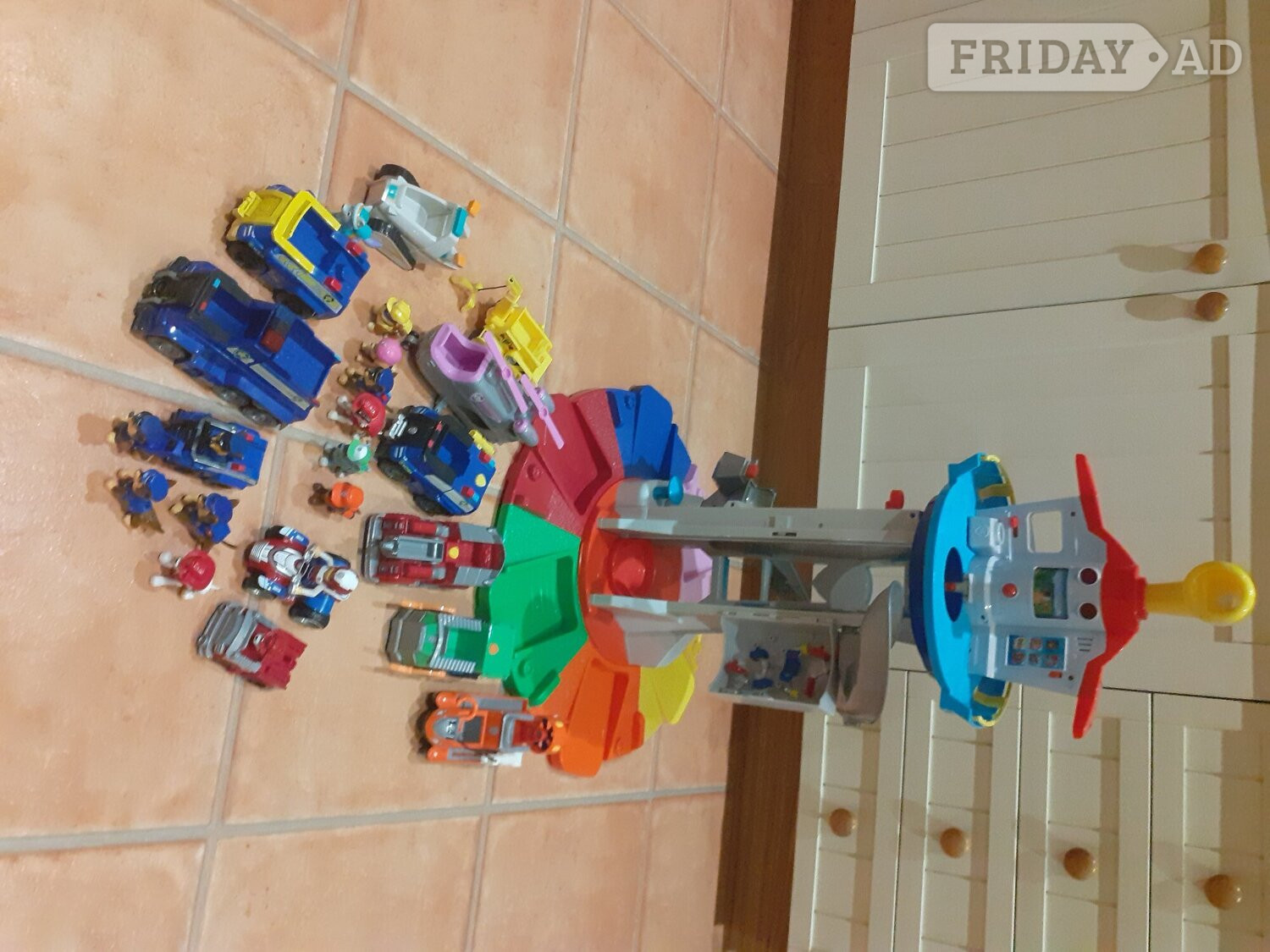 Brighton paw patrol look out tower with collection cars etc 