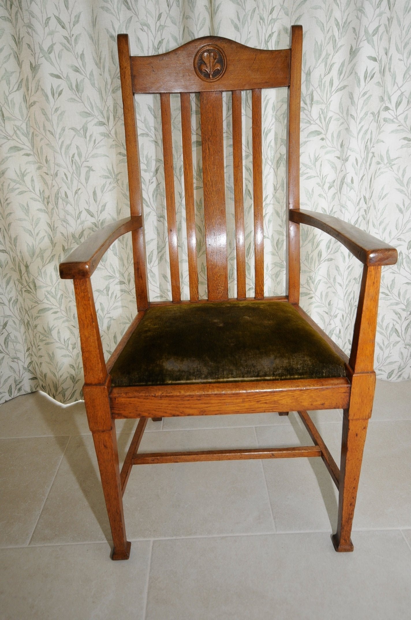 ARTS & CRAFTS OAK DINING CHAIRS. FOUR SINGLE ONE CARVER. ANTIQUE